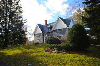 12 Stillwater Circle, Salem, NH 03079