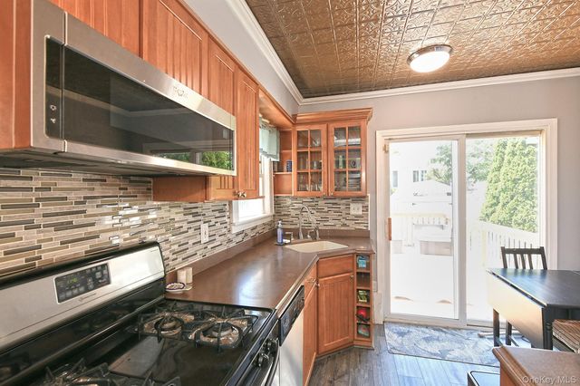 2478 S Saint Marks Avenue, Bellmore, NY 11710