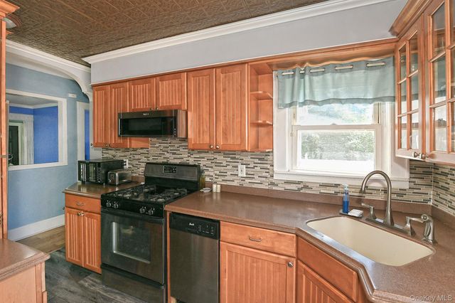 2478 S Saint Marks Avenue, Bellmore, NY 11710
