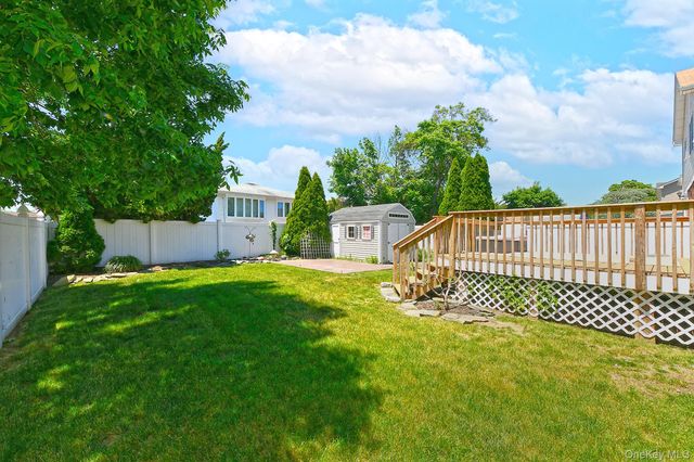 2478 S Saint Marks Avenue, Bellmore, NY 11710