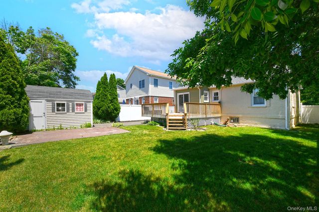 2478 S Saint Marks Avenue, Bellmore, NY 11710