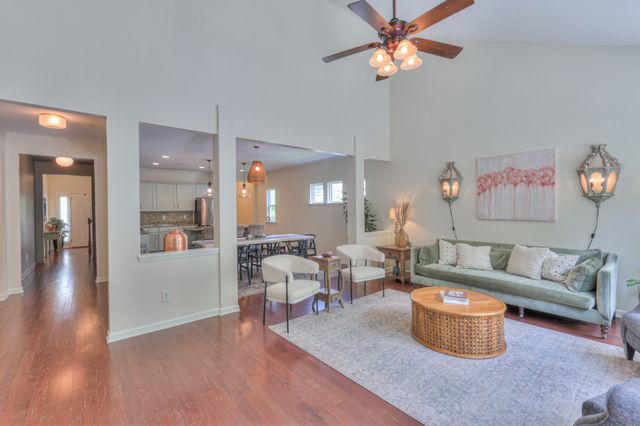 6008 Christmas Dr, Nolensville, TN 37135