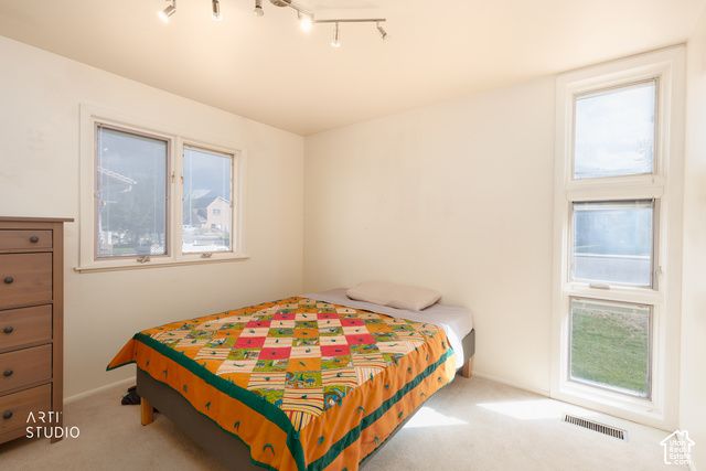 1303 N LAKEVIEW DR, Provo, UT 84604