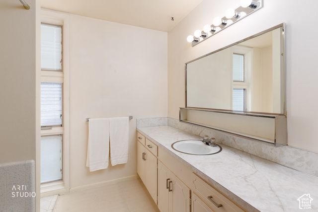 1303 N LAKEVIEW DR, Provo, UT 84604