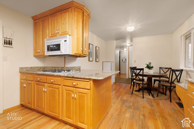 1303 N LAKEVIEW DR, Provo, UT 84604