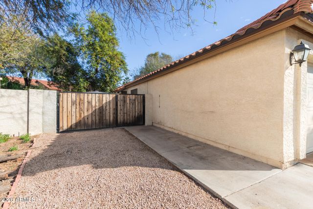 1922 E PALOMINO Drive, Tempe, AZ 85284