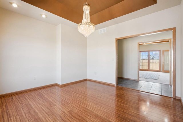 1175 Matador Drive, Platteville, WI 53818