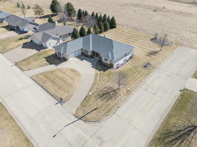 1175 Matador Drive, Platteville, WI 53818