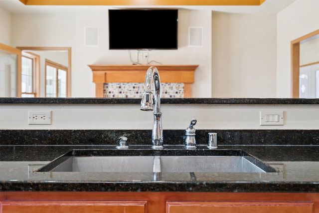 1175 Matador Drive, Platteville, WI 53818