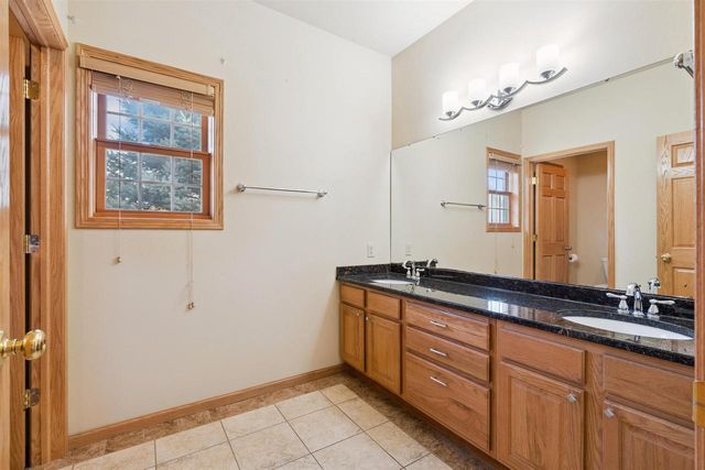 1175 Matador Drive, Platteville, WI 53818