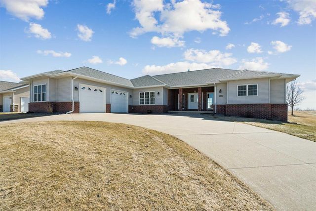 1175 Matador Drive, Platteville, WI 53818