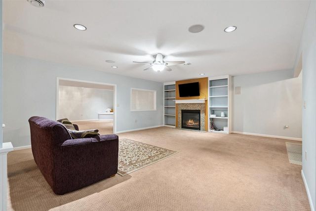 1175 Matador Drive, Platteville, WI 53818