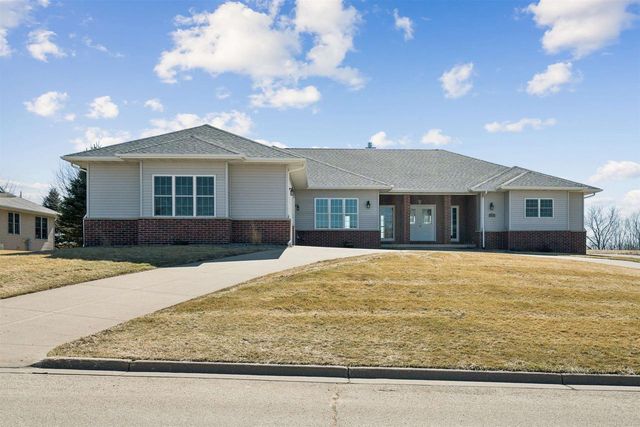 1175 Matador Drive, Platteville, WI 53818