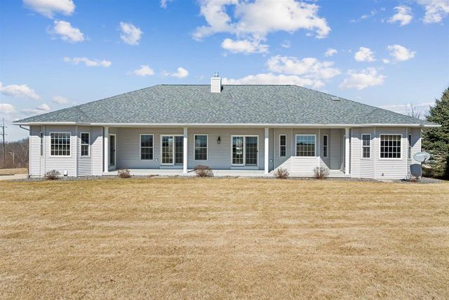 1175 Matador Drive, Platteville, WI 53818