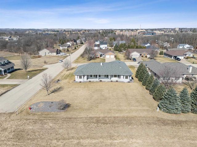 1175 Matador Drive, Platteville, WI 53818