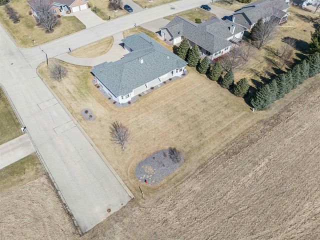 1175 Matador Drive, Platteville, WI 53818