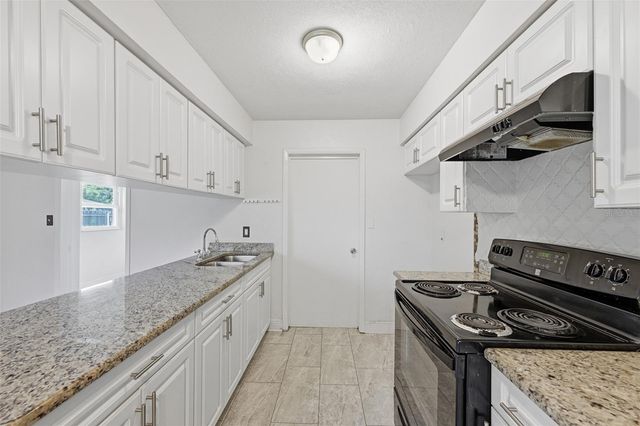 9810 N 54TH STREET, Temple Terrace, FL 33617