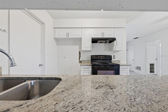 9810 N 54TH STREET, Temple Terrace, FL 33617