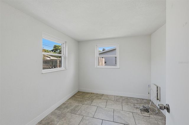 9810 N 54TH STREET, Temple Terrace, FL 33617