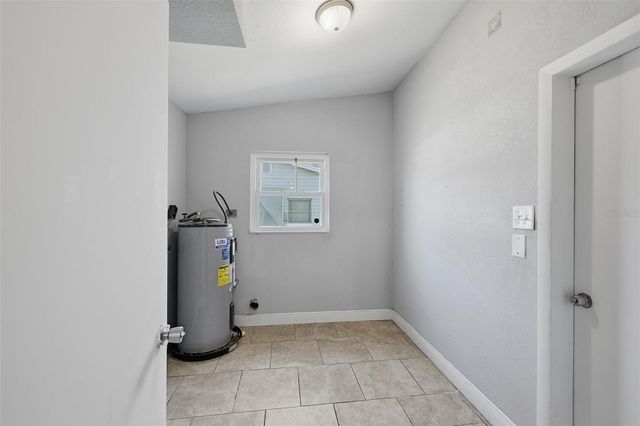 9810 N 54TH STREET, Temple Terrace, FL 33617