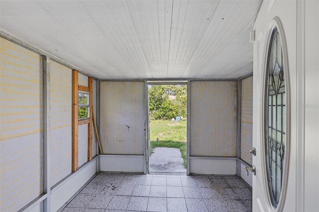 9810 N 54TH STREET, Temple Terrace, FL 33617