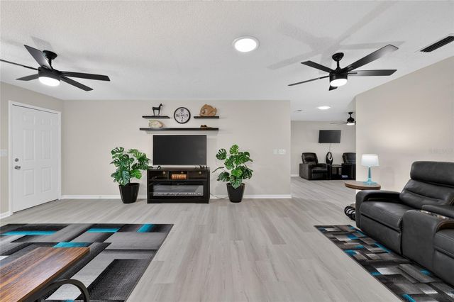 8891 SW 96TH LANE E, Ocala, FL 34481