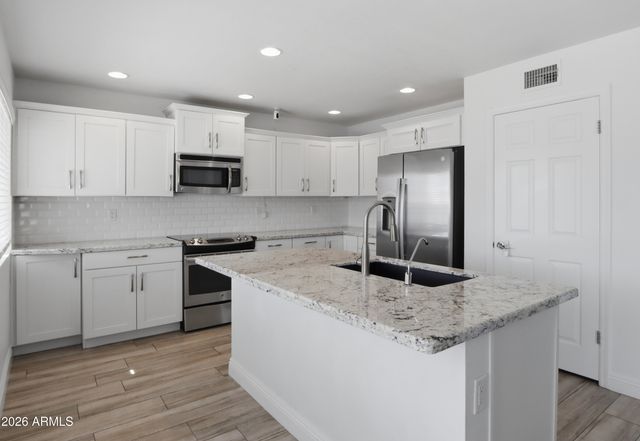 5201 E FELLARS Drive, Scottsdale, AZ 85254