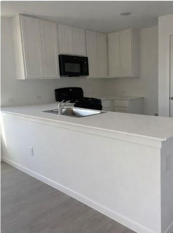 1941 Honey Locust Drive, Mustang, OK 73128