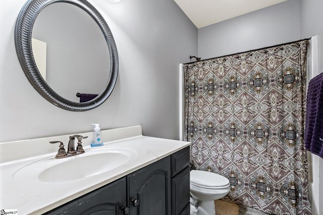 6 Mendenhall Court, Simpsonville, SC 29681