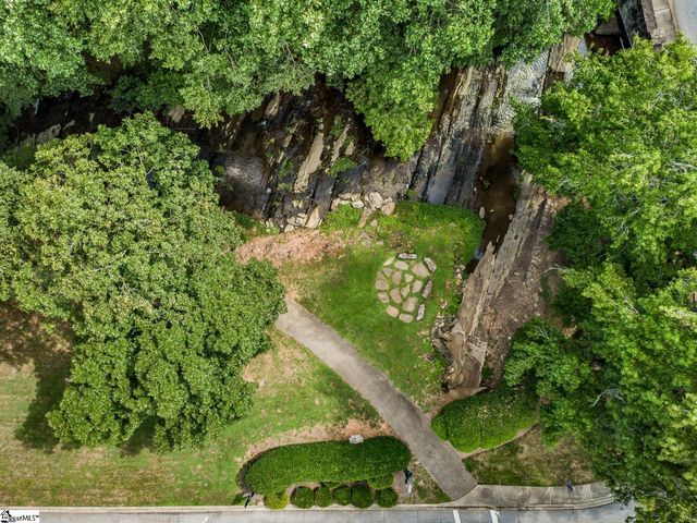 6 Mendenhall Court, Simpsonville, SC 29681