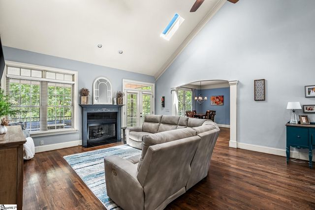 6 Mendenhall Court, Simpsonville, SC 29681