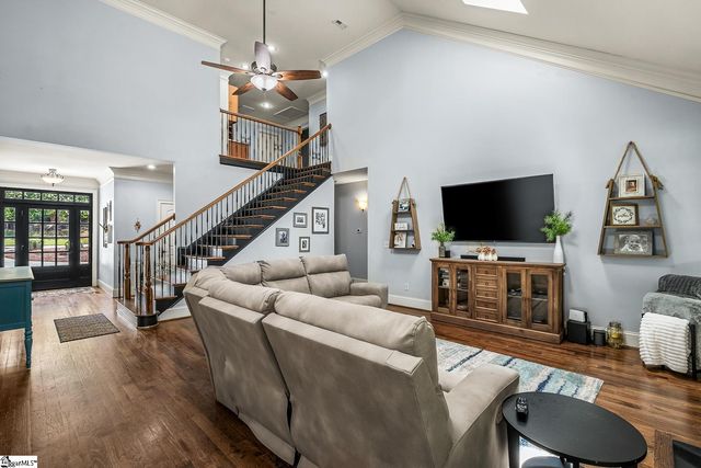 6 Mendenhall Court, Simpsonville, SC 29681