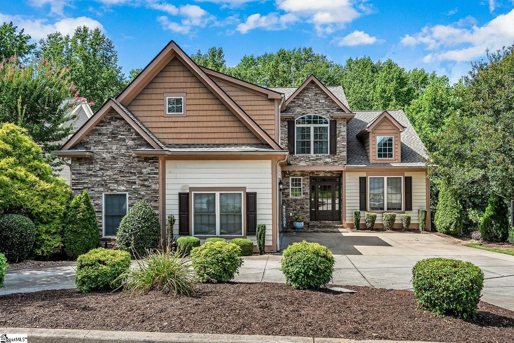 6 Mendenhall Court, Simpsonville, SC 29681