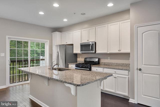 33 IRON GATE RD, Sicklerville, NJ 08081