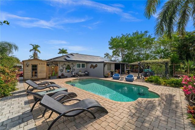 38 Willoughby DR, Naples, FL 34110
