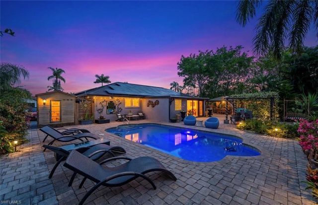 38 Willoughby DR, Naples, FL 34110