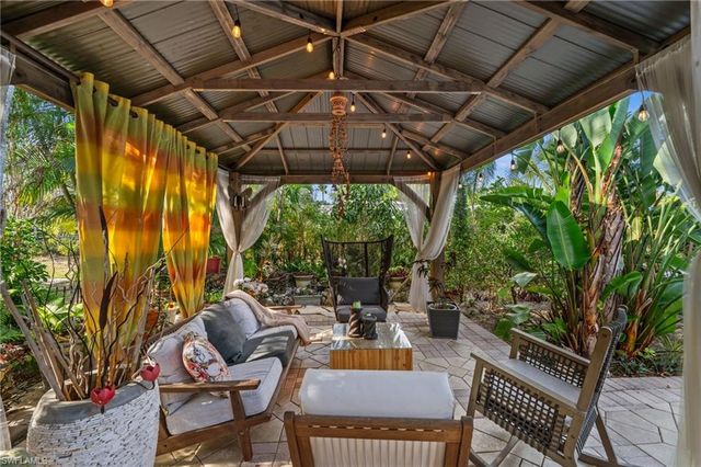 38 Willoughby DR, Naples, FL 34110