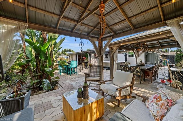 38 Willoughby DR, Naples, FL 34110