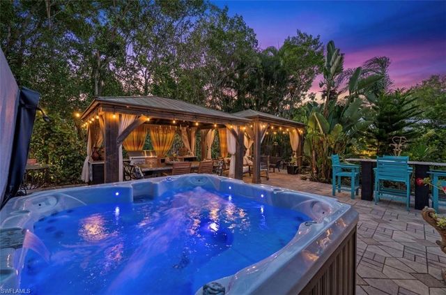 38 Willoughby DR, Naples, FL 34110