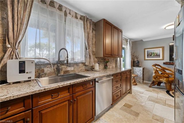 38 Willoughby DR, Naples, FL 34110