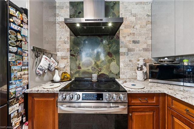 38 Willoughby DR, Naples, FL 34110