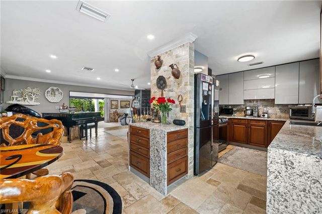 38 Willoughby DR, Naples, FL 34110