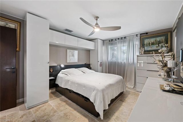 38 Willoughby DR, Naples, FL 34110