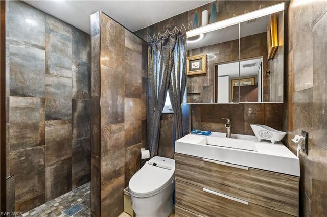 38 Willoughby DR, Naples, FL 34110