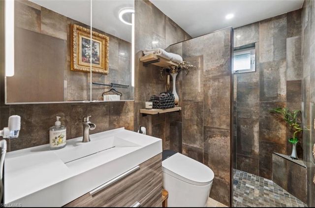 38 Willoughby DR, Naples, FL 34110