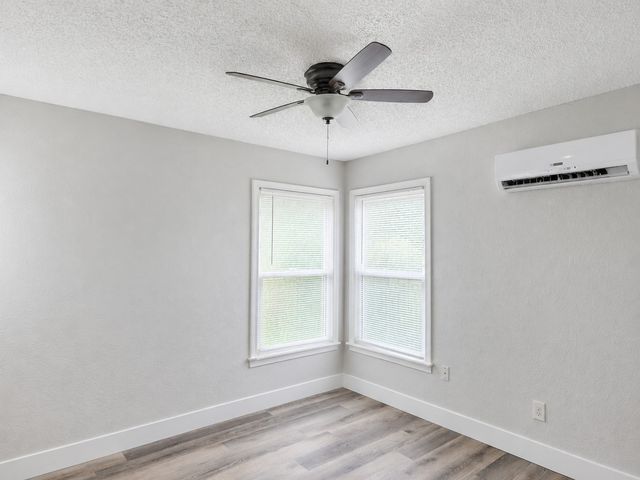 1817 Brittain Street, Fort Worth, TX 76111