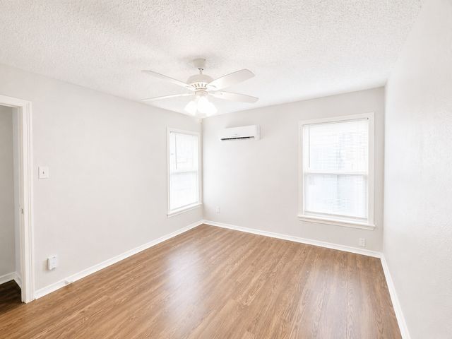 1817 Brittain Street, Fort Worth, TX 76111