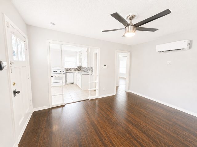 1817 Brittain Street, Fort Worth, TX 76111