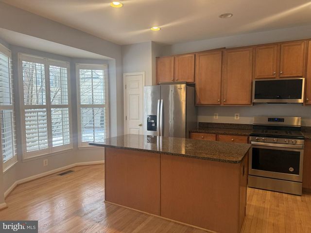 12904 LEATHERWOOD LN, Woodbridge, VA 22192