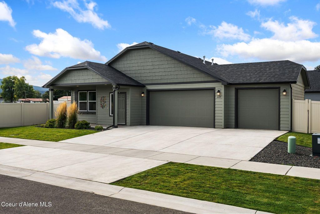 1409 N Mongeau ST, Post Falls, ID 83854 photo 2
